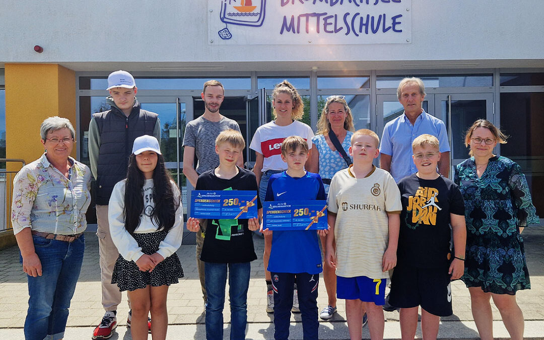 Tombolaverkauf beim Seenlandmarathon: Gemeinsam Gutes tun!