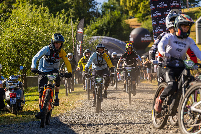 Enduro One Roßbach: Hitzeschlacht auf handgemachten Trails