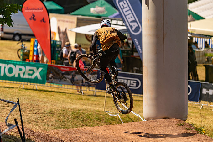 Roßbach begeistert mit spektakulärem MTB-Endurosport